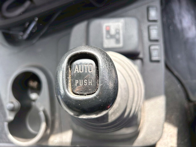 いすゞギガアルミウイング大型（10t）[写真25]