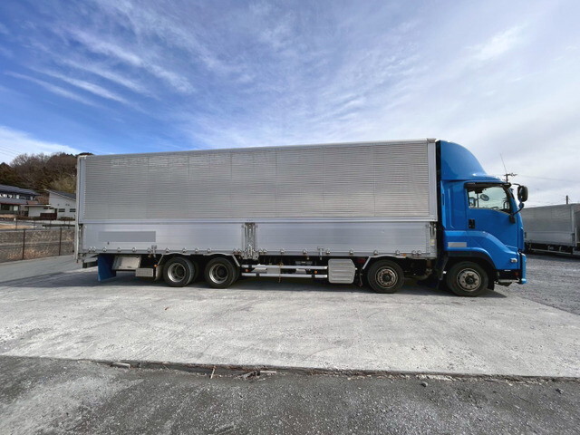 いすゞギガアルミウイング大型（10t）[写真06]