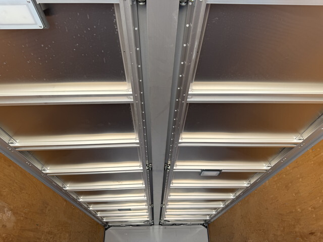 いすゞフォワードアルミウイング中型（4t）[写真10]