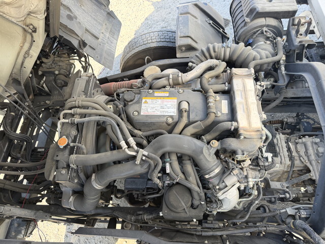 いすゞフォワードアルミウイング中型（4t）[写真15]