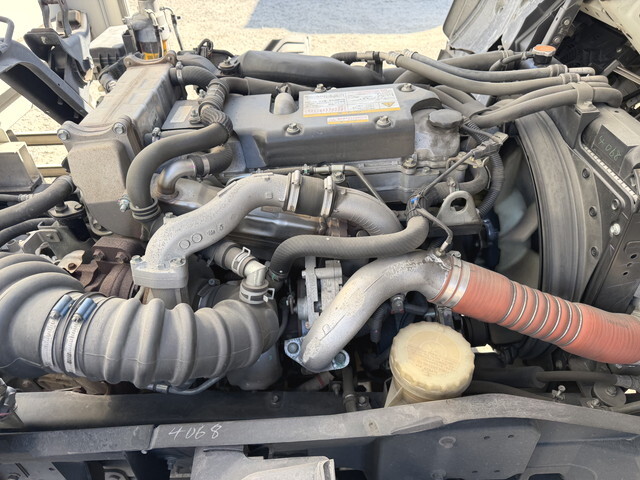 いすゞフォワードアルミウイング中型（4t）[写真16]