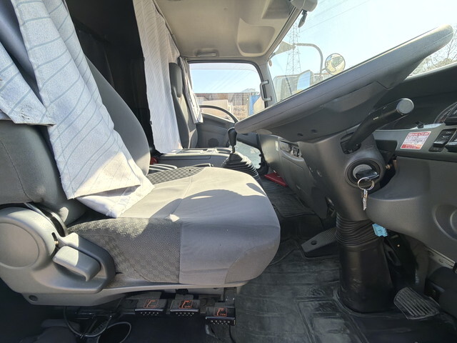 いすゞフォワードアルミウイング中型（4t）[写真29]