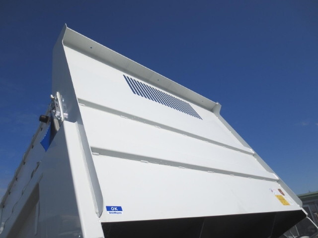 三菱ふそうキャンターダンプ小型（2t・3t）[写真10]