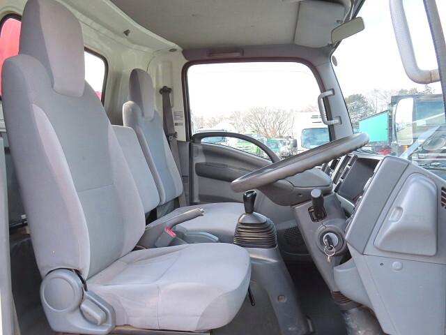 いすゞエルフクレーン4段小型（2t・3t）[写真17]