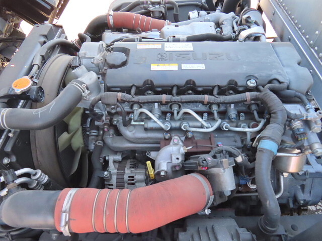 いすゞエルフアルミバン小型（2t・3t）[写真14]