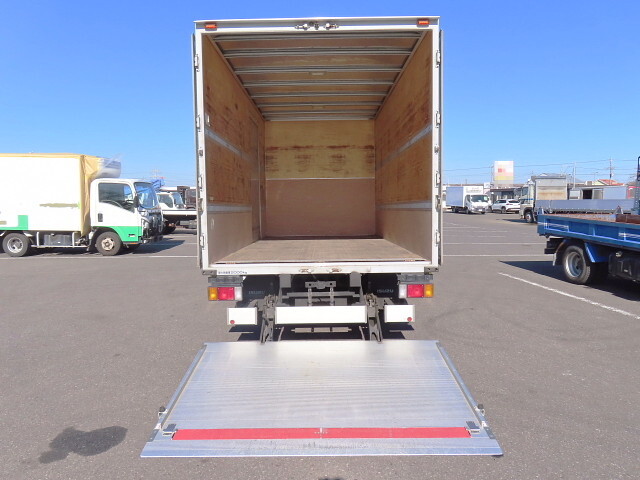 いすゞエルフアルミバン小型（2t・3t）[写真06]