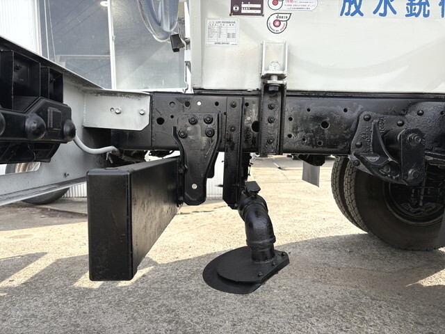 いすゞエルフ散水車小型（2t・3t）[写真16]