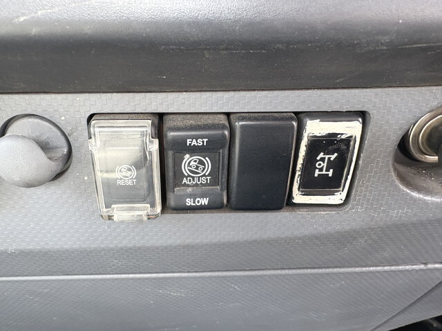 いすゞエルフ散水車小型（2t・3t）[写真37]