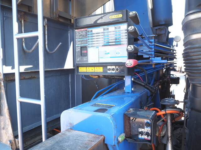 三菱ふそうプロフィアクレーン5段大型（10t）[写真32]