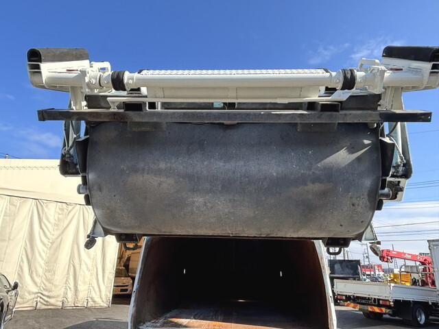 日野レンジャーパッカー車（塵芥車）中型（4t）[写真16]