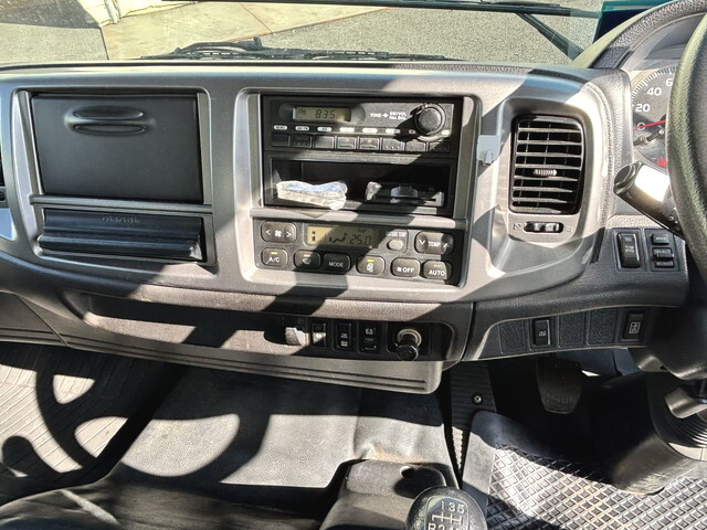 日野レンジャーパッカー車（塵芥車）中型（4t）[写真37]