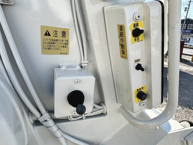 日野レンジャーパッカー車（塵芥車）中型（4t）[写真08]