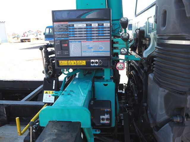 UDトラックスコンドルセーフティクレーン5段増トン（6t・8t）[写真11]