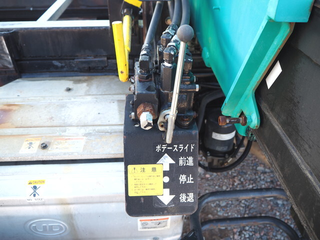 UDトラックスコンドルセーフティクレーン5段増トン（6t・8t）[写真12]