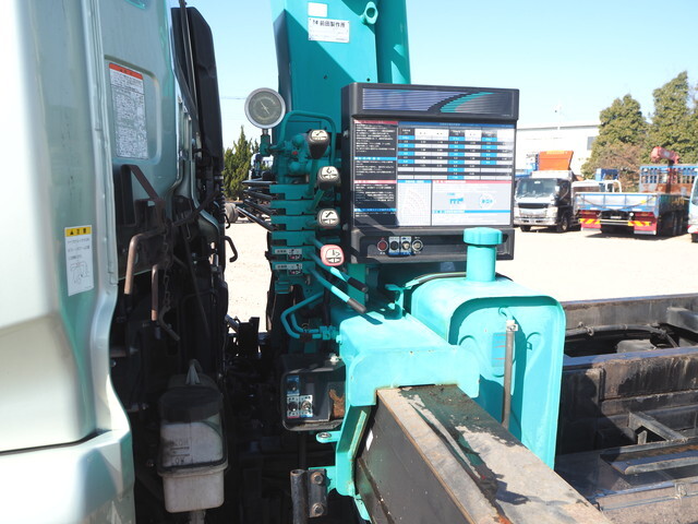 UDトラックスコンドルセーフティクレーン5段増トン（6t・8t）[写真17]