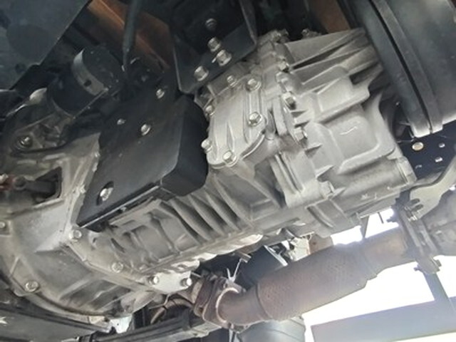 いすゞエルフ平ボディ小型（2t・3t）[写真12]