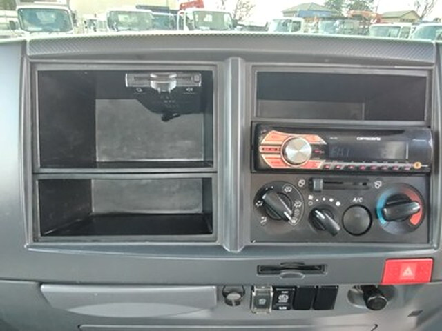 いすゞエルフ平ボディ小型（2t・3t）[写真22]