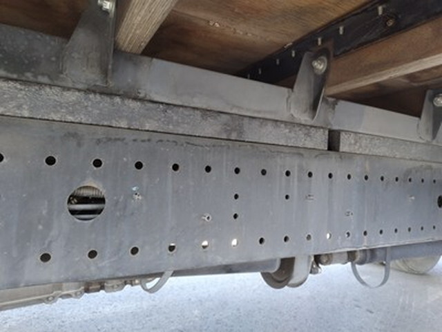 トヨタトヨエース平ボディ小型（2t・3t）[写真08]