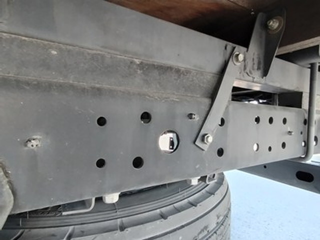 トヨタトヨエース平ボディ小型（2t・3t）[写真09]