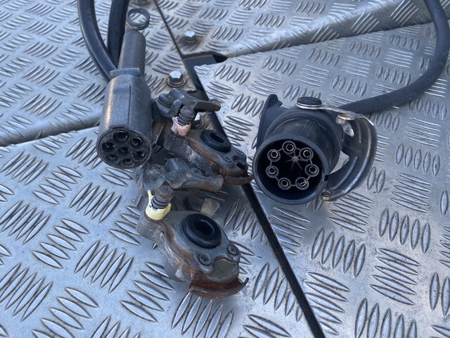 三菱ふそうスーパーグレートトレーラーヘッド（トラクターヘッド）大型（10t）[写真12]