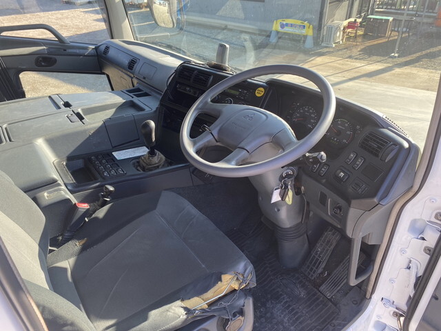 三菱ふそうスーパーグレートトレーラーヘッド（トラクターヘッド）大型（10t）[写真18]