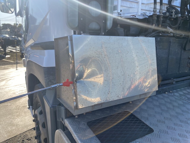 三菱ふそうスーパーグレートトレーラーヘッド（トラクターヘッド）大型（10t）[写真37]