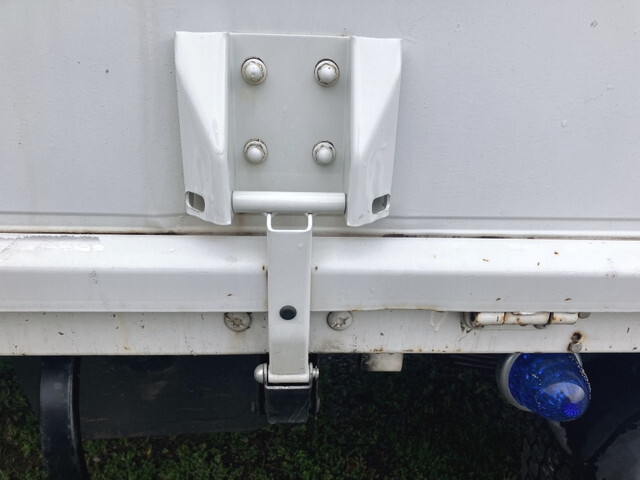 三菱ふそうキャンター平ボディ小型（2t・3t）[写真11]