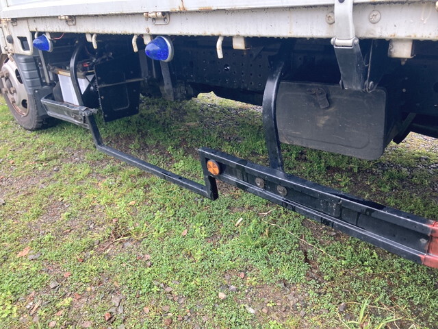 三菱ふそうキャンター平ボディ小型（2t・3t）[写真12]