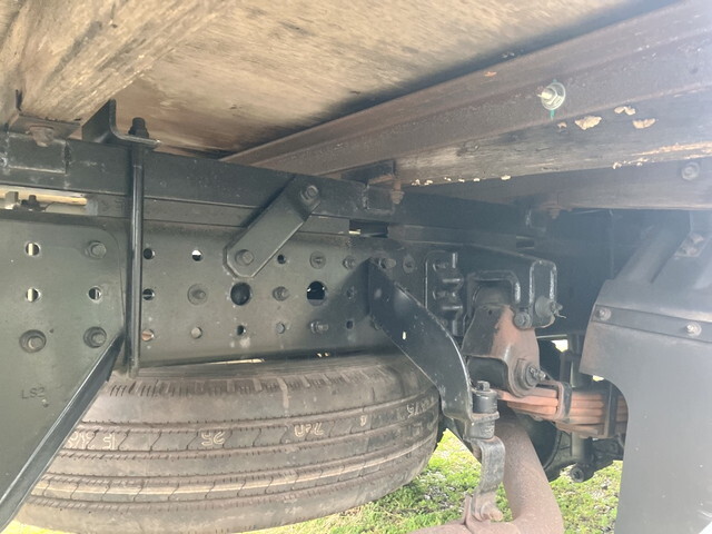 三菱ふそうキャンター平ボディ小型（2t・3t）[写真20]