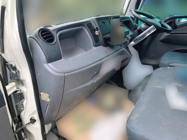 三菱ふそうキャンター平ボディ小型（2t・3t）[写真28]