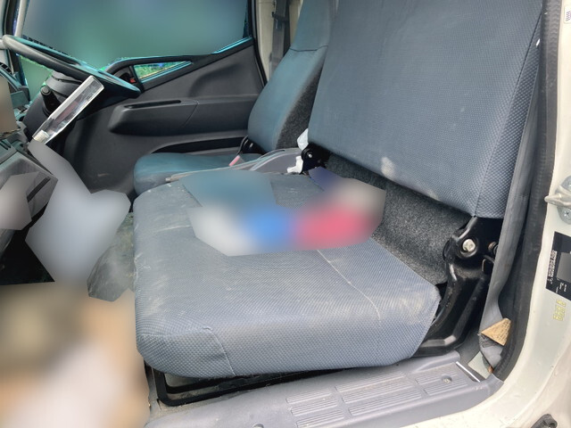 三菱ふそうキャンター平ボディ小型（2t・3t）[写真29]