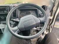 三菱ふそうキャンター平ボディ小型（2t・3t）[写真35]