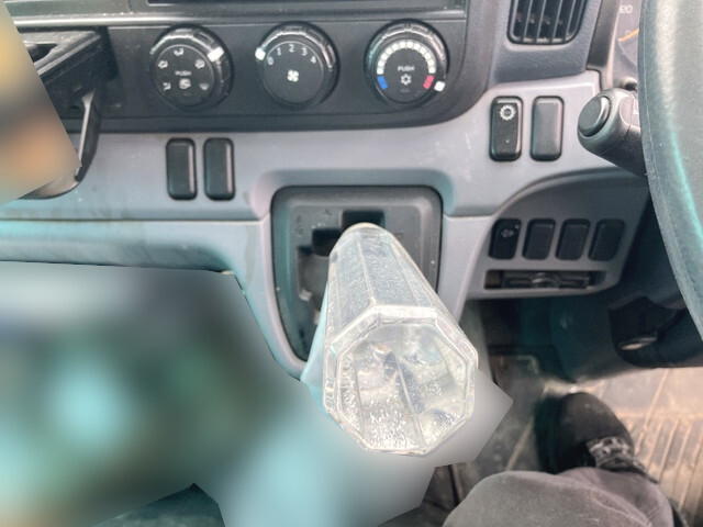三菱ふそうキャンター平ボディ小型（2t・3t）[写真35]