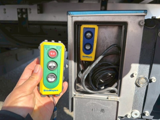 日野レンジャー冷凍車（冷蔵車）中型（4t）[写真11]