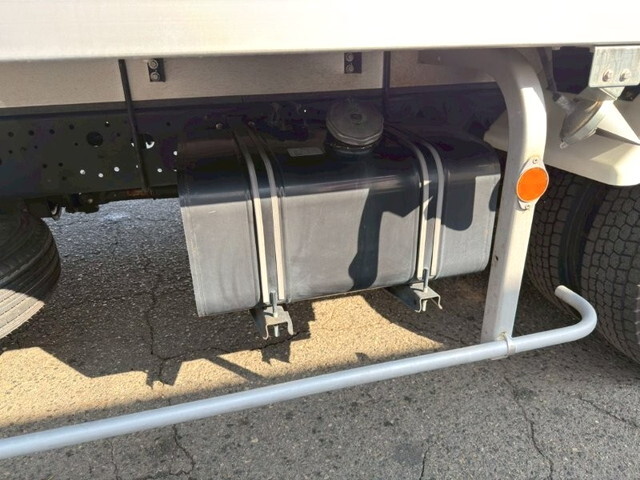 日野レンジャー冷凍車（冷蔵車）中型（4t）[写真18]