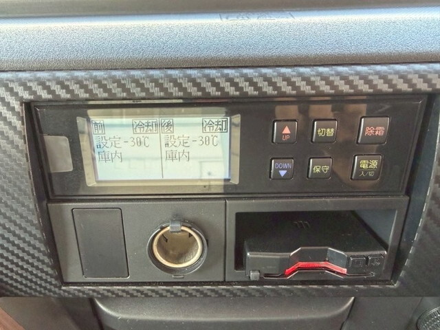 日野レンジャー冷凍車（冷蔵車）中型（4t）[写真24]
