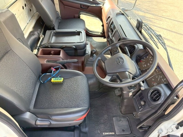 日野レンジャー冷凍車（冷蔵車）中型（4t）[写真25]