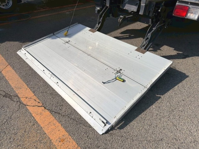 日野レンジャー冷凍車（冷蔵車）中型（4t）[写真06]