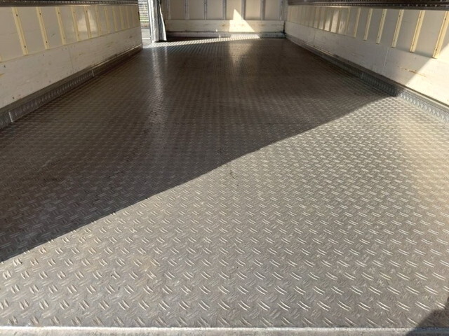 日野レンジャー冷凍車（冷蔵車）中型（4t）[写真08]