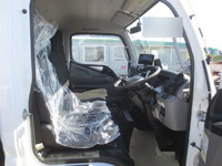 三菱ふそうキャンター平ボディ小型（2t・3t）[写真12]