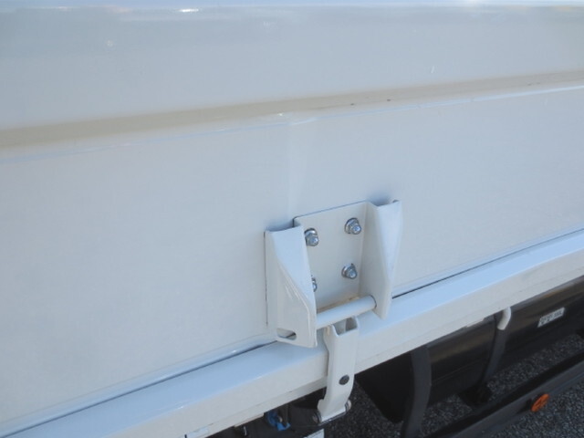 三菱ふそうキャンター平ボディ小型（2t・3t）[写真15]