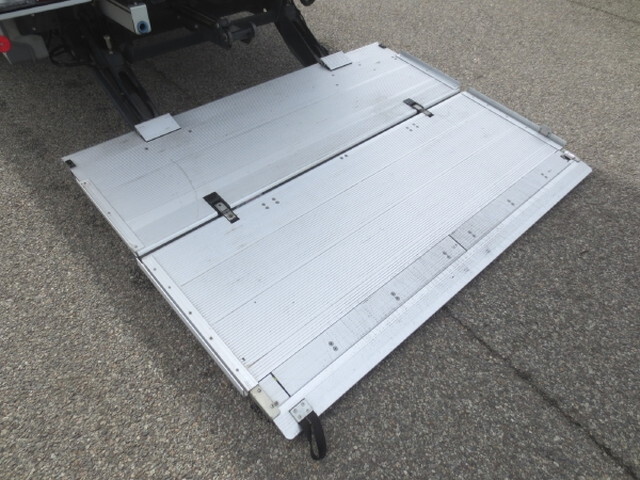 日野レンジャーアルミウイング中型（4t）[写真12]