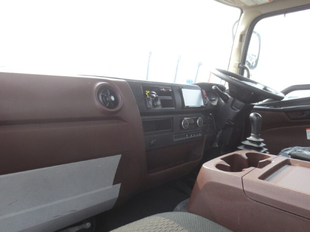 日野レンジャーアルミウイング中型（4t）[写真15]