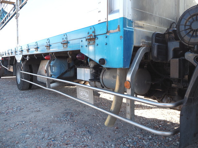 三菱ふそうファイター家畜運搬車中型（4t）[写真13]