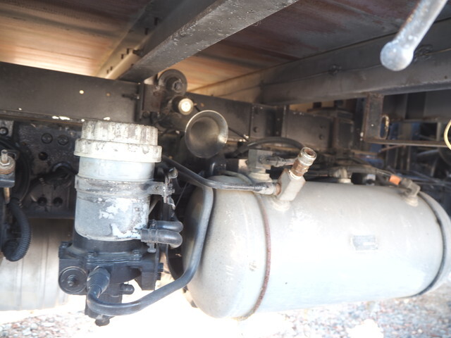 三菱ふそうファイター家畜運搬車中型（4t）[写真14]