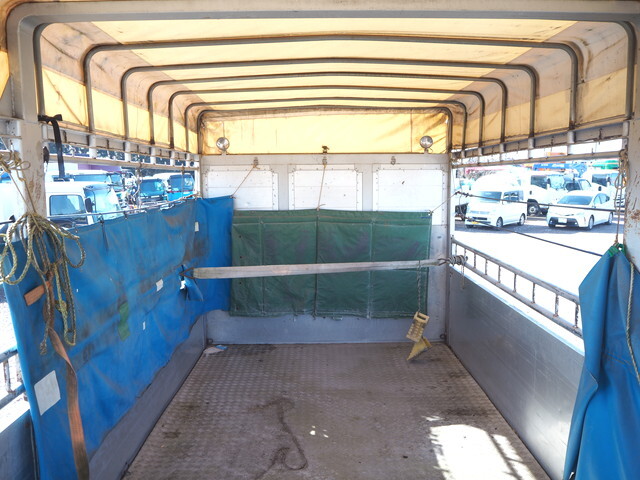 三菱ふそうファイター家畜運搬車中型（4t）[写真21]