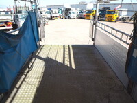 三菱ふそうファイター家畜運搬車中型（4t）[写真23]