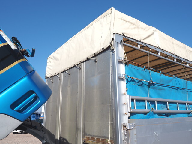 三菱ふそうファイター家畜運搬車中型（4t）[写真30]