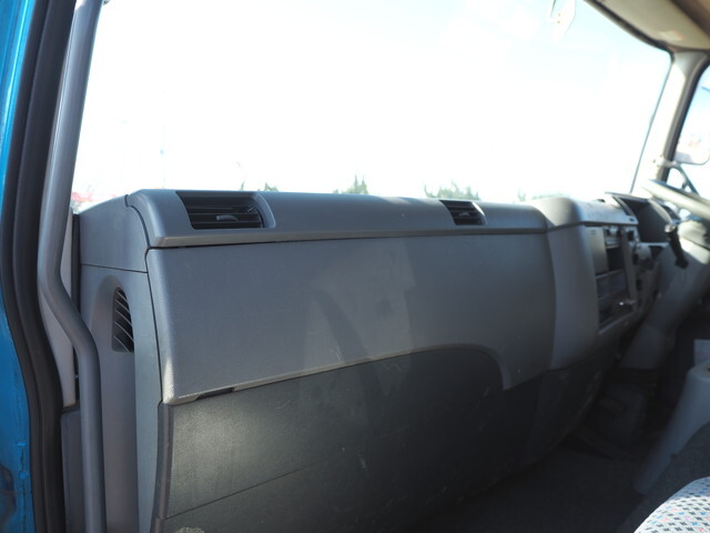 三菱ふそうファイター家畜運搬車中型（4t）[写真31]