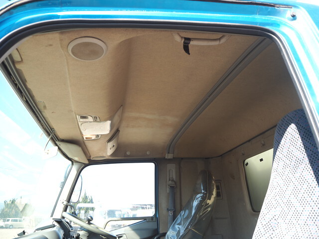 三菱ふそうファイター家畜運搬車中型（4t）[写真32]